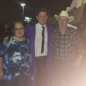 Meet your Posher, Lois